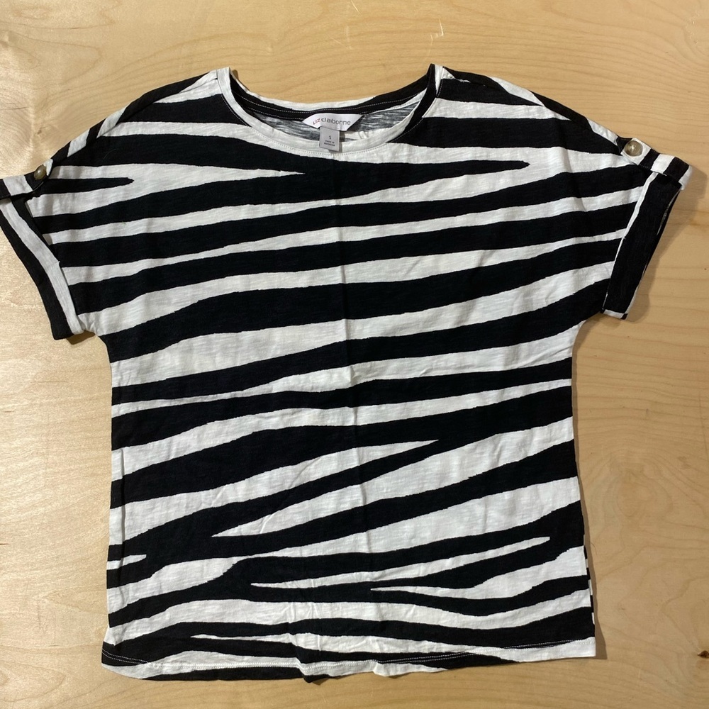 Liz Claiborne Zebra Print Tee Small (QJ)